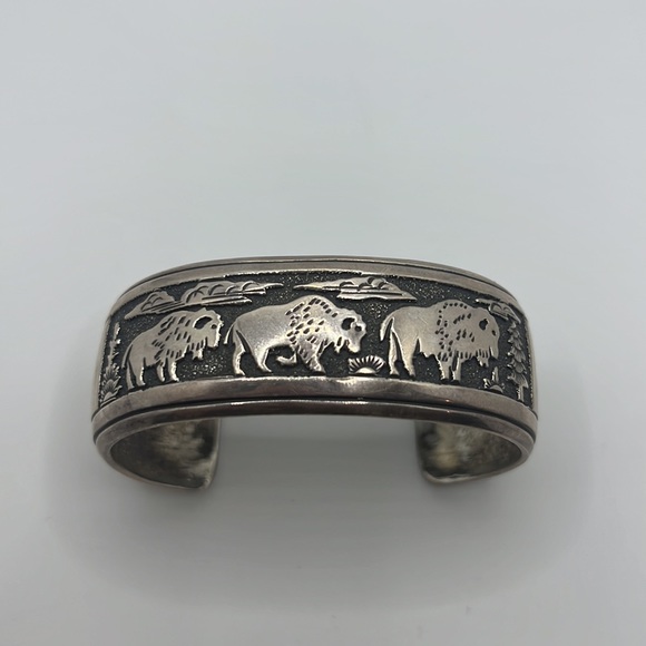 Sterling silver cuff bracelet by Thomas singer with buffalo navajo 43.19 grams - Picture 12 of 13